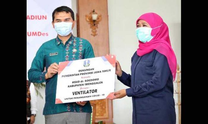 Gubernur​ Khofifah Serahkan 25 Unit Ventilator ke 15 RS & Masker pada Relawan 9 Ex-Karesiden Madiun