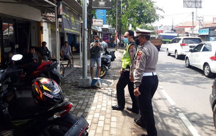 Adu Banteng di Jalan Raya Jati Sidoarjo, Pelajar Dilarikan ke Rumah Sakit