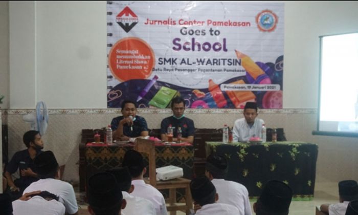 ​Jurnalis Center Pamekasan Gelar Edukasi Literasi Digital di Ponpes Al Waritsin Pegantenan