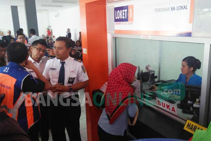 Calon Penumpang Membludak, Stasiun Blitar Harus Sediakan Loket Tambahan