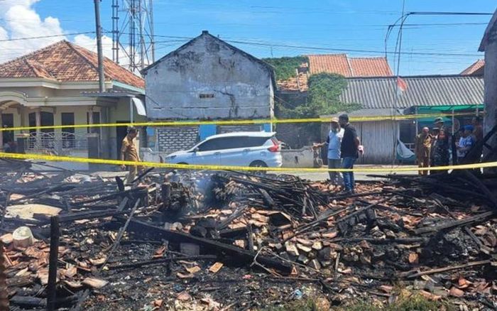 Diduga Korsleting Listrik, Gudang Penyimpanan Ikan di Sumenep Terbakar