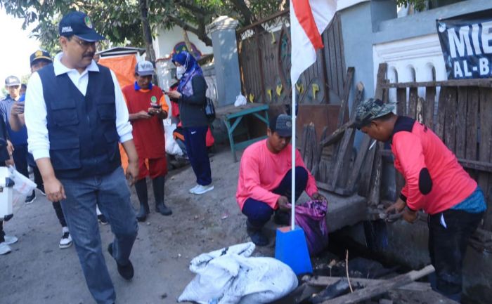 Wali Kota Gus Ipul Turun Langsung Tinjau Kerja Bakti Warga