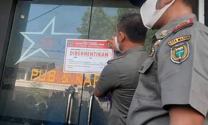 Pasca Digerebek Polda Jatim, In Lounge Pub & Karaoke Disegel di Kota Madiun Disegel Satpol PP