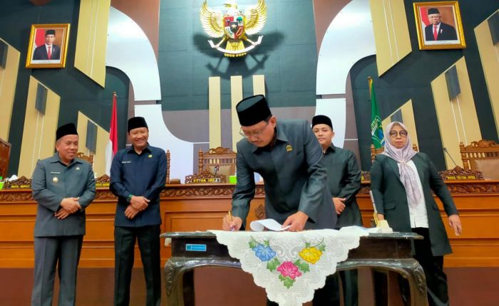 Raperda Non-APBD Akhirnya Disahkan di Paripurna