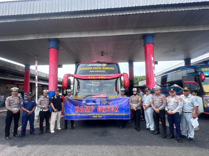 Satlantas Polres Ngawi Bersama Dishub Gelar Ramp Check di Terminal Kertonegoro