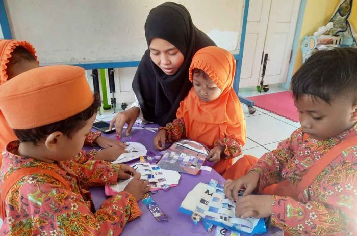 Lembaga Pendidikan KB-TKIT Asy Syaamil Mojokerto Bentuk Karakter Siswa Sejak Dini