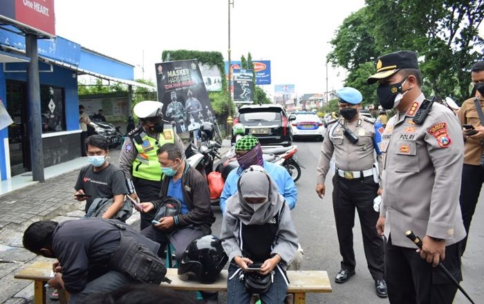 Cegah Penyebaran Omicron, Polresta Sidoarjo Rutin Gelar Vaksinasi di Wilayah Perbatasan