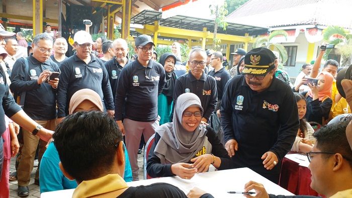 Pakde Karwo Hadiri Puncak Baksos Kesehatan HPN 2019 di Bangkalan