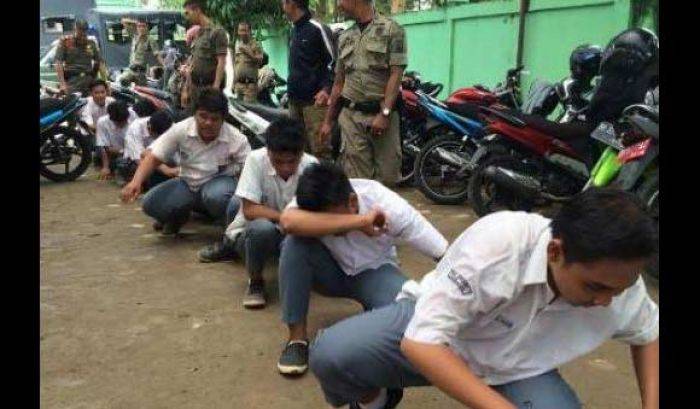 Bolos Sekolah, Puluhan Siswa SMK 3 Bondowoso Digerebek Satpol PP