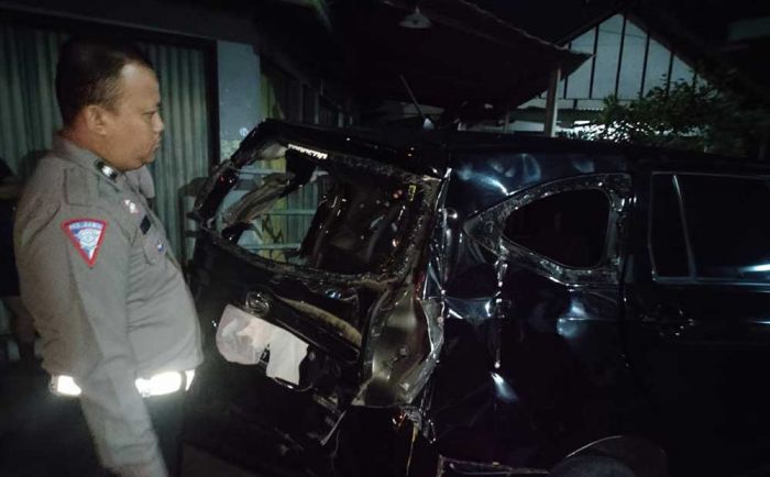 Terobos Palang Perlintasan, Daihatsu Sigra Ringsek Usai Dilibas KA Kertanegara di Kota Blitar