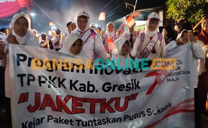 Ikuti Karnaval Budaya, Wakil Bupati Gresik Pakai Seragam SD