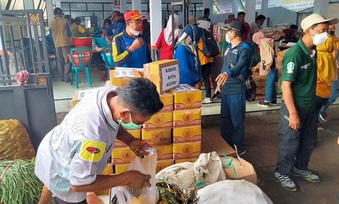 Pemkot Kediri Akomodir Bantuan Warga untuk Korban Erupsi Gunung Semeru