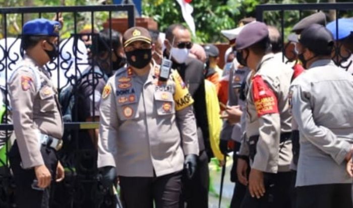 Kapolres Mojokerto Pimpin Langsung Pengamanan Unjuk Rasa Tolak Omnibus Law UU Cipta Kerja