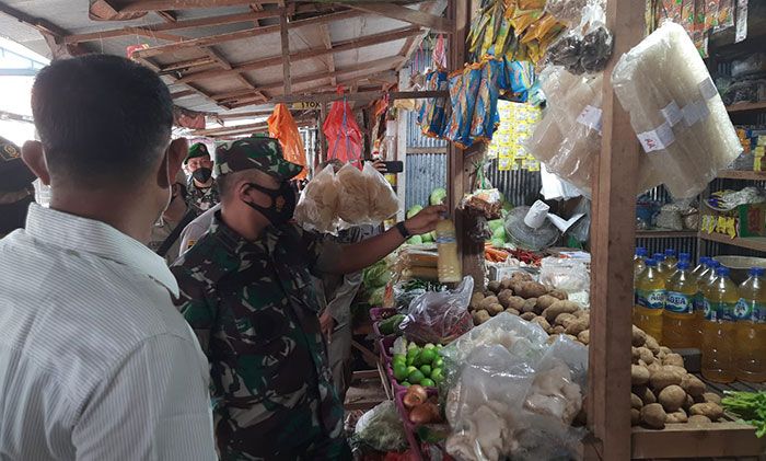 Dandim 0826/Pamekasan Gelar Peninjauan Harga Minyak Goreng Curah di Pasar Tradisional