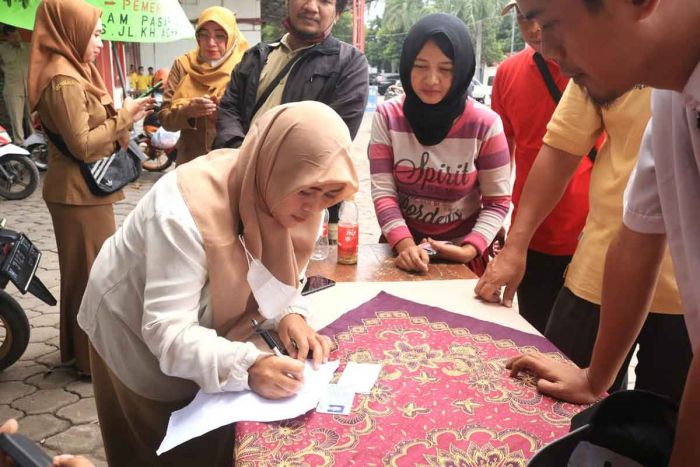 Kendalikan Harga Beras, Pemkot Pasuruan Bersama Bulog Gelar Operasi Pasar