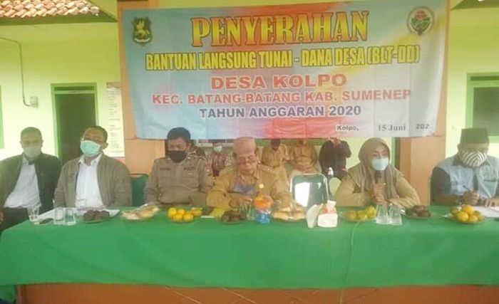 ​Puluhan Warga Terdampak Covid-19 di Desa Kolpo Sumenep Terima BLT-DD