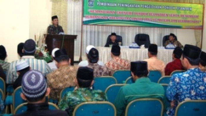 Hadapi MEA, 80 Ponpes di Lumajang Terima Pembinaan Wirausaha