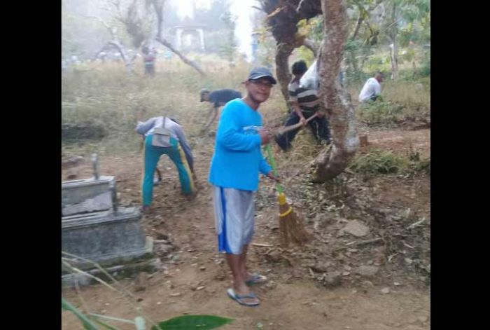 Sambut Ramadhan, Warga Muslim di Pacitan Lakukan Gugur Gunung