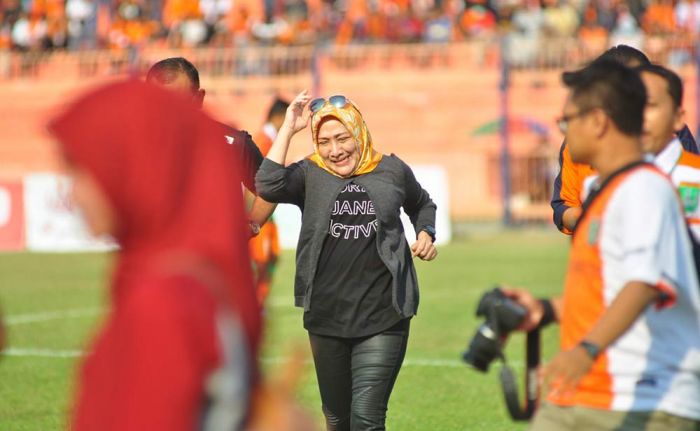 Lewat Instagramnya, Bupati Anna Beri Sinyal Daftarkan Persibo Liga 3 Jatim