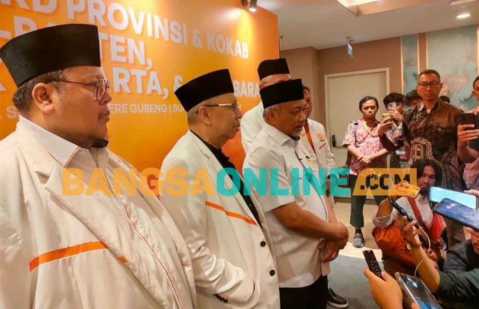 Presiden PKS Sebut Khofifah-Emil Contoh Pasangan Pemimpin Ideal