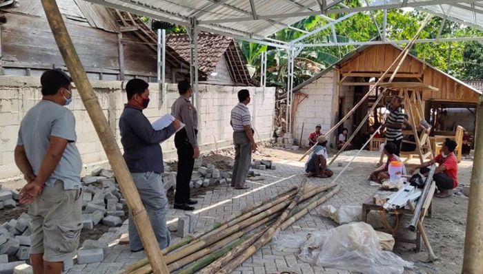 Tukang Pasang Kanopi di Ngawi Tewas Kesetrum Listrik