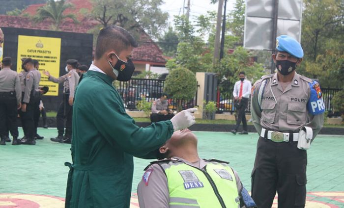 Cegah Penyebaran Covid-19, Polres Ngawi Lakukan Rapid Test Antigen Acak untuk Personelnya