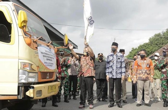 Pemkab Jember Kembali Salurkan Bansos, Bupati Hendy: Ini Wujud Nyata Kehadiran Pemerintah