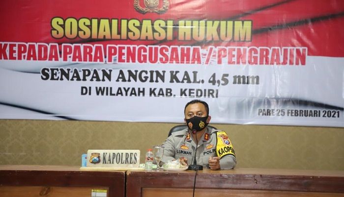 Cegah Pembuatan Senpi Ilegal, Polres Kediri Beri Edukasi Puluhan Perajin Senapan Angin