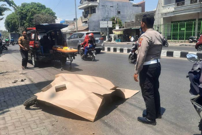 Salip Truk dari Kiri, Mahasiswi Asal Surabaya Terlindas Truk di Sidoarjo