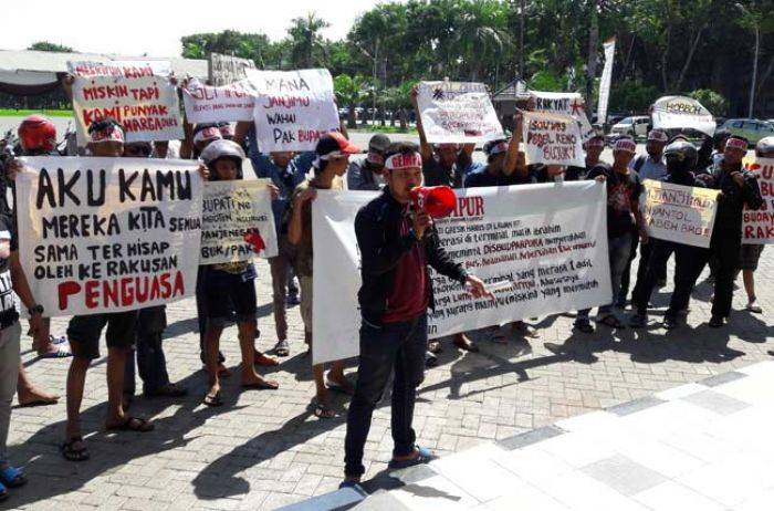 Massa Gempur Demo Pemkab Gresik, Tagih Janji Bupati