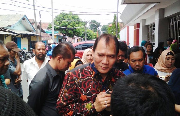 Anggota DPR RI Jenguk Ahmad Dhani di Medaeng