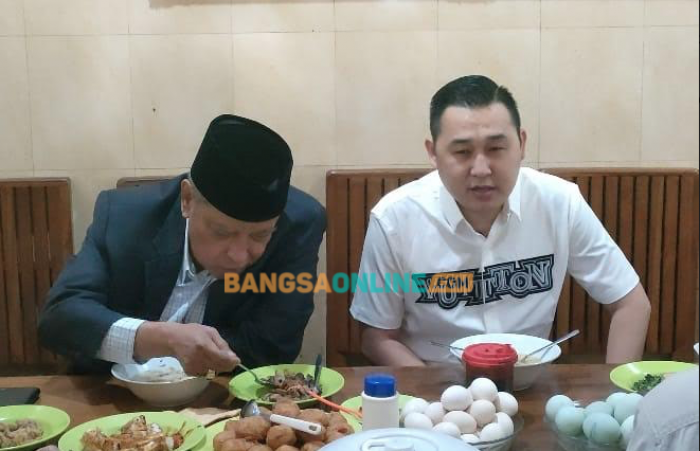 Bacawali Kota Kediri Ronny Sarapan Bareng Said Aqil Siradj di Soto Pojok Jalan Dhoho