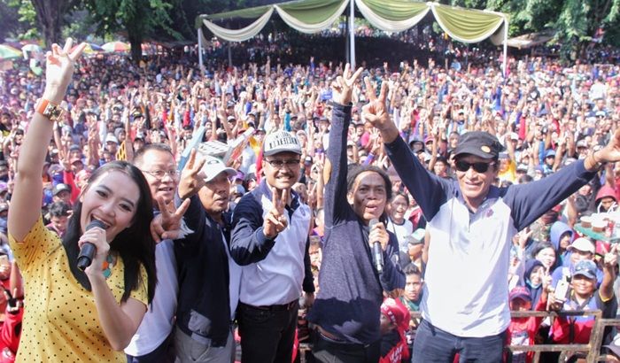 ​Hadiri Hari Pekerja Indonesia, Gus Ipul dapat Dukungan Ribuan Buruh se-Jatim