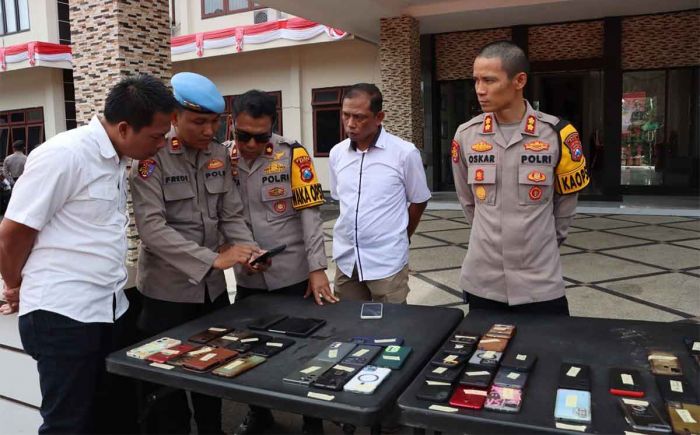 Cegah Judi Online, Polres Batu Periksa Ponsel Anggota