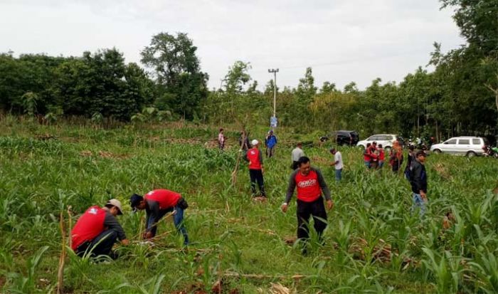 Diikuti Warga Binaan, Lapas Tuban dan Perhutani Tanam Ratusan Pohon