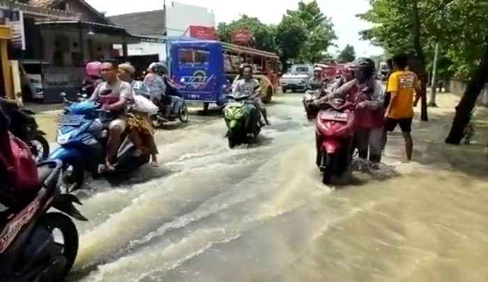 Ribuan Rumah hingga Jalan Nasional Bojonegoro - Surabaya Tergenang Banjir