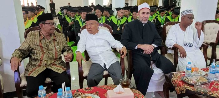 Universitas KH Abdul Chalim Mewisuda 658 Mahasiswa, Kiai Asep Ingatkan Visi-Misi UAC