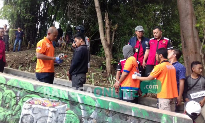 Ratusan Polisi Jaga Ketat Rekonstruksi Kasus Pembunuhan di Probolinggo