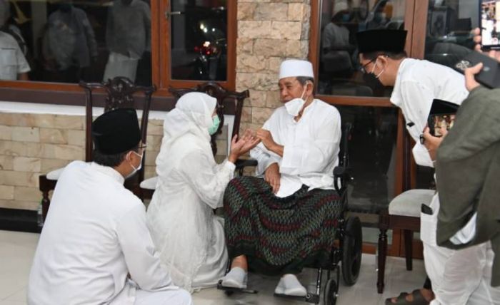 K.H. Zainuddin Djazuli Wafat, Gubernur Jatim: Sosok Ulama Disiplin, Konsisten, dan Tegas