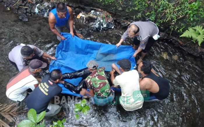 Kronologi Kecelakaan Tunggal yang Menyebabkan Pemotor di Blitar Terpental ke Sungai