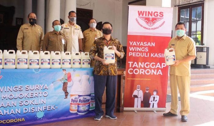 Giliran Wings dan SMB Salurkan Masker dan APD