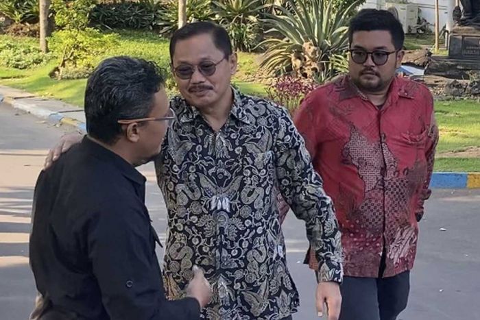 Soal Pencopotan sebagai Dekan FK Unair, Prof Budi Belum Lakukan Langkah Hukum