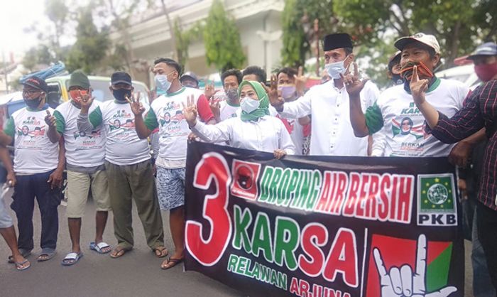 Kekeringan, Pasangan Karsa Dropping Air Bersih ke Sarirejo dan Tikung