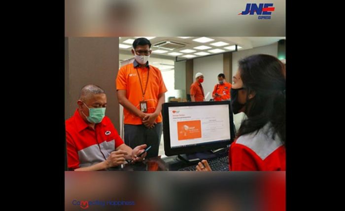 Berkat Kerja Sama JNE-Rumah Zakat, Kini Sedekah Makin Mudah