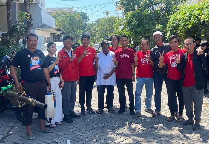 PSI Sidoarjo Dampingi Mas Iin Gelar Fogging di Pondok Tjandra