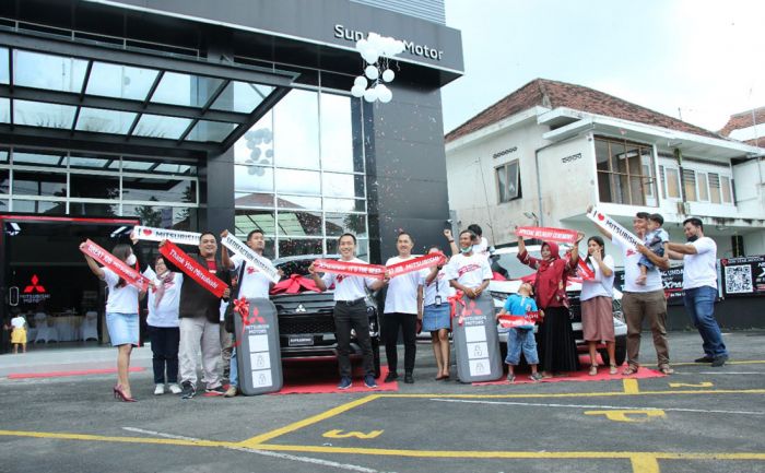 Delivery Ceremony Bareng Konsumen, Diler Mitsubishi Blitar Kenalkan Program dan Produk Unggulan