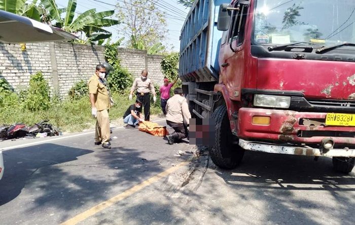 Truk Melindas Satu Keluarga di Bungah Gresik, Istri dan 2 Anak Tewas di Tempat, Suami Selamat