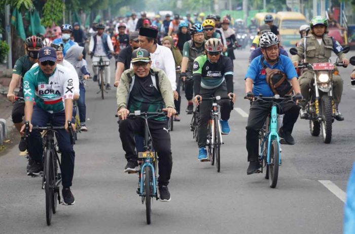 Bupati Sidoarjo Ikut Gowes Bareng Pra-Muktamar ke-48 Muhammadiyah dan Aisyiyah