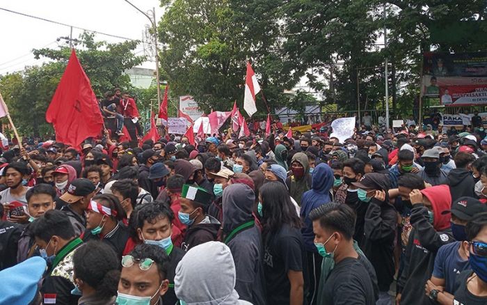 Didemo Tiga Kali Berturut-turut, Kantor DPRD Tuban Lumpuh dan Pelayanan Kantor Samsat Terganggu