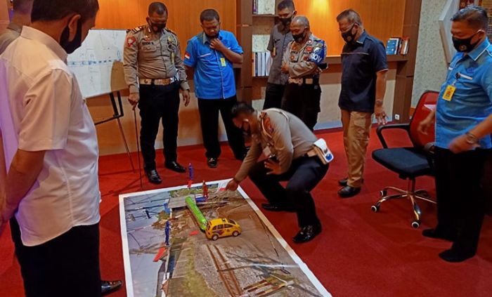 Lakukan Simulasi, Polresta Sidoarjo Gelar Perkara Peristiwa Kecelakaan Kijang LGX vs KA Sri Tanjung